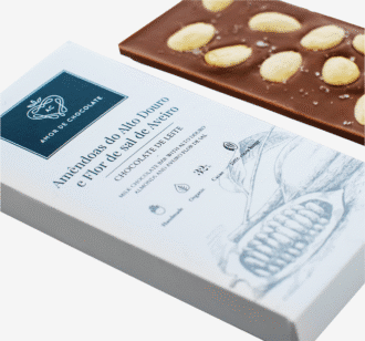 Tablete de Chocolate de Leite Amêndoas do Alto Douro e Flor de Sal de Aveiro Amor de Chocolate | 200 g